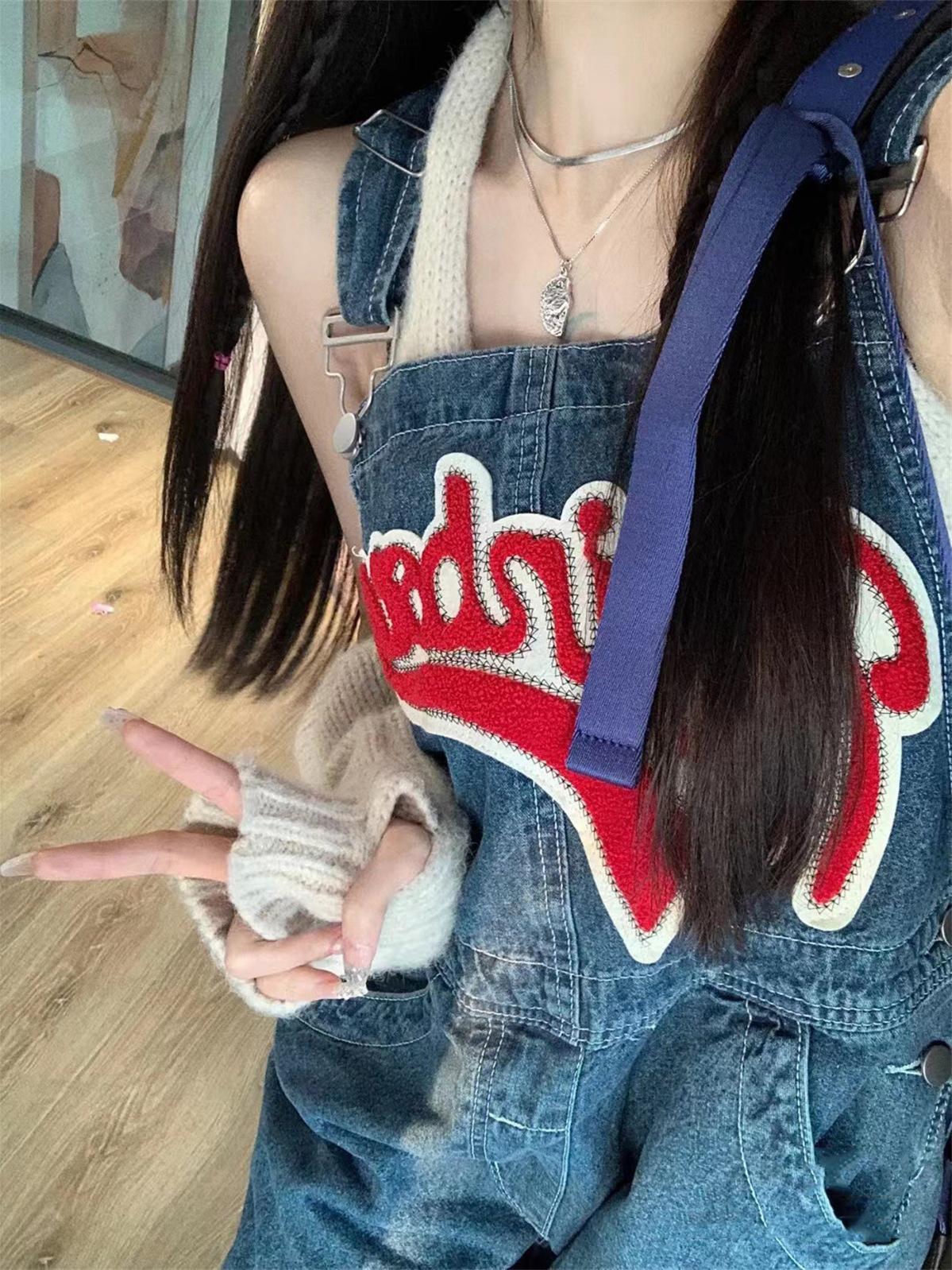 

Женский ретро джинсовый комбинезон с широкими штанинами и вышивкой в стиле пэчворк - Трендовый и омолаживающий для весны/лета Extra Large синий