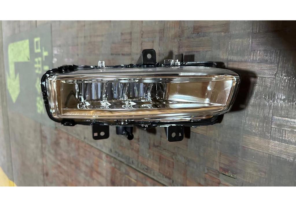 LR068980, LR077888, LR136869: Compatible Front Fog Light L for Discovery Sport 2015-2016