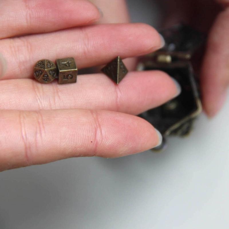 Unique Hollow Dices Pendant Keychain Accessory Set Dices Ornaments Metal Dices Key Chain Decorations for Game Lovers