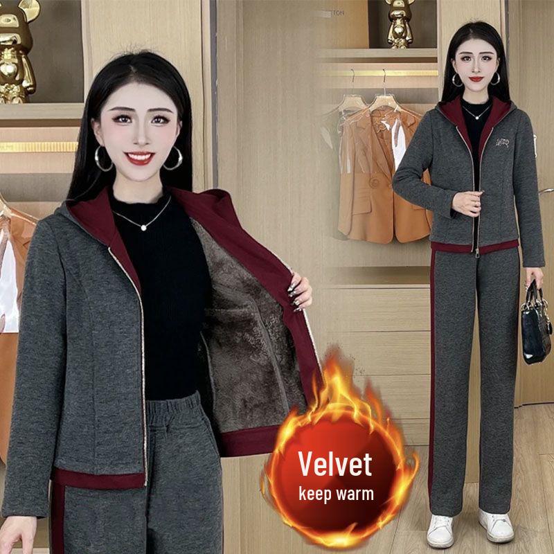 Trendigt sportklädesset för damer med fleecefoder: Varm kappa & Slimmande långbyxor för höst/vinter.