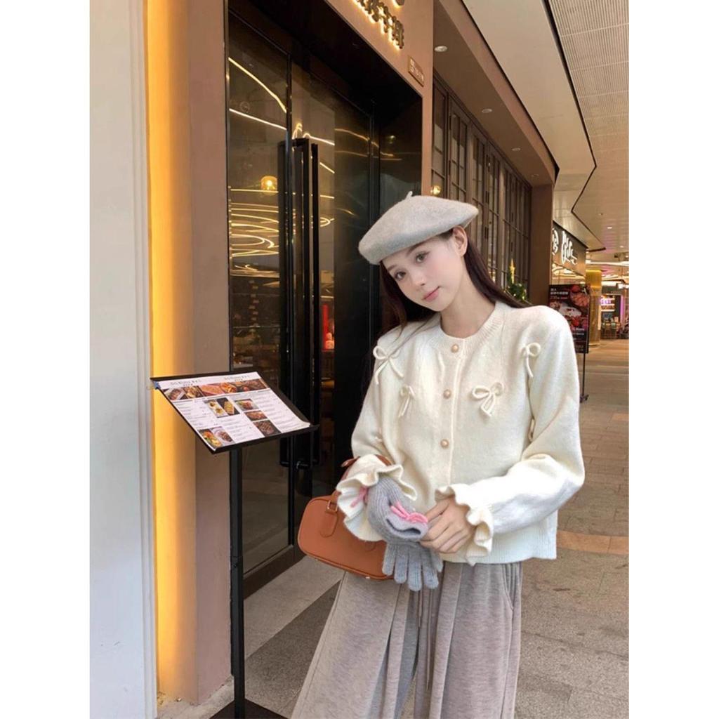 Sweet Bow-Knit Round Neck Women's Cardigan: Elegant Long Sleeve Sweater for Autumn & Winter