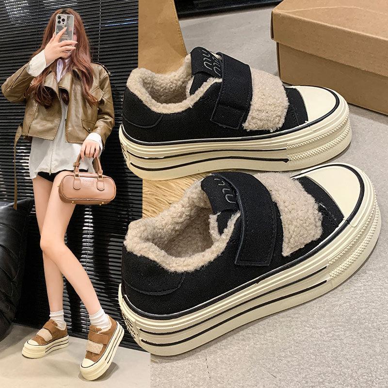 Thick-soled Velcro plush board shoes women's winter new round head versatile height-increasing warm casual shoes
