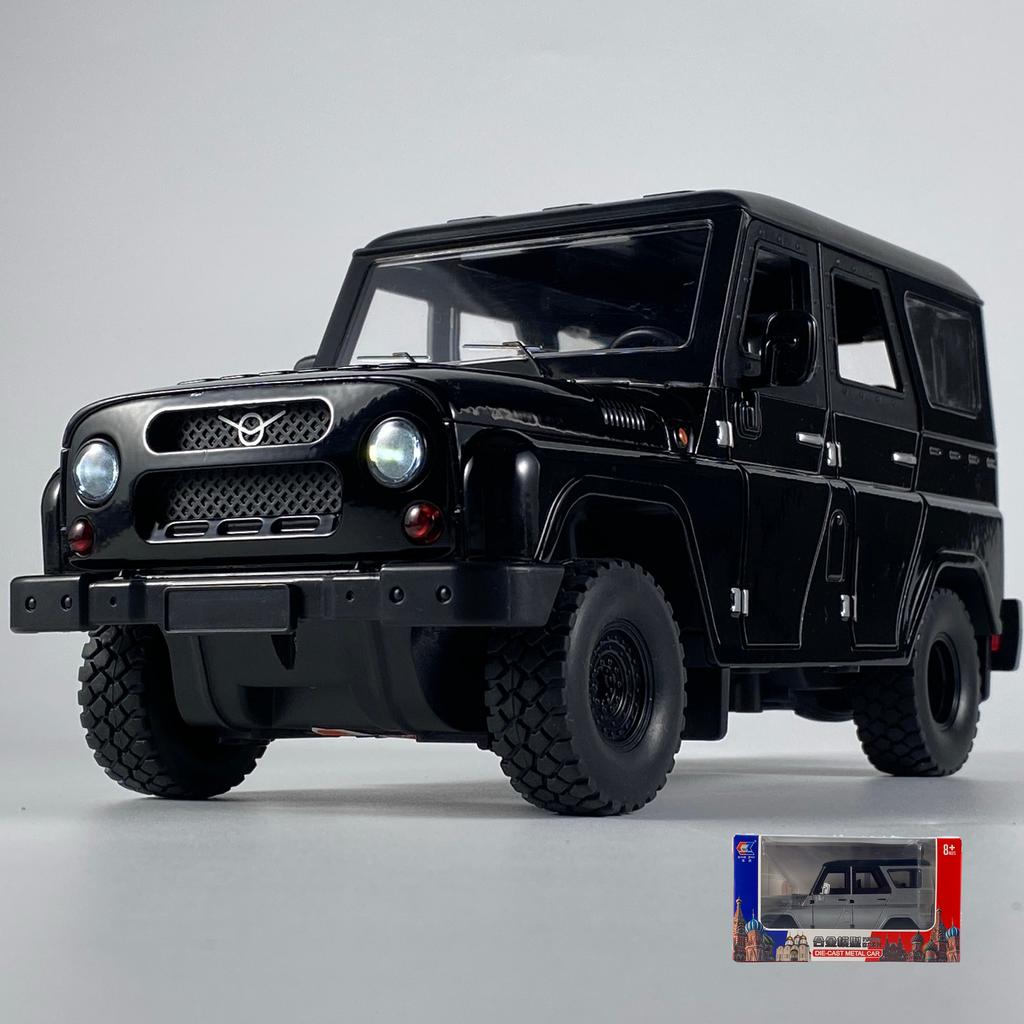 1:18 Rosyjski UAZ Hunter Jeep Metalowy Odlew SUV Model Terenowy Dźwięk i Światło Pull Back Zabawki Kolekcja Prezent Dla Przyjaciół