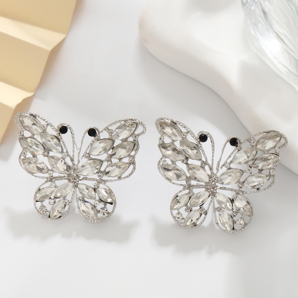 

Elegant French Butterfly Earrings: High-End, Exaggerated Style for Women