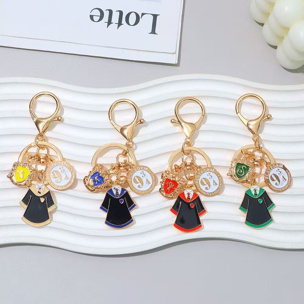 Magic Academy Couple Keychain Hufflepuff Gryffindor Slytherin Ravenclaw Surrounding Uniform Badge Alloy Pendant Creative Package Gift