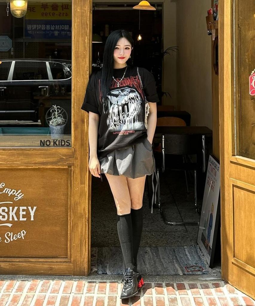 MAISON MINED Sticky Half T Black