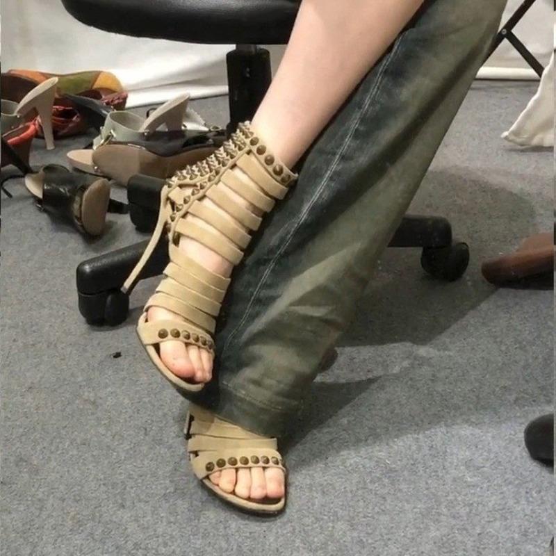 Fashion 2025 Fashion Ladies Shoes Zipper Women's Sandals New Rivet Office and Career Summer Best Seller Classic Sandals Boots Zapatos