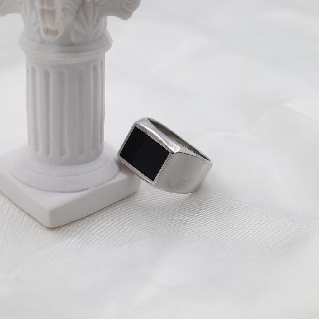 Processing Personalized Geometric Titanium Steel Ring Retro Black Sanding Glue Chip Ring