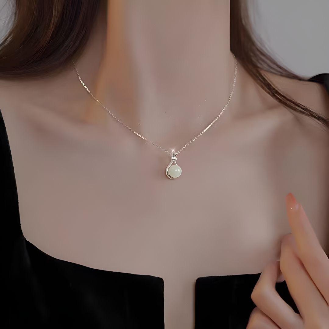 New light green lucky bag acacia bean necklace Internet celebrity versatile collarbone chain popular friends holiday gift