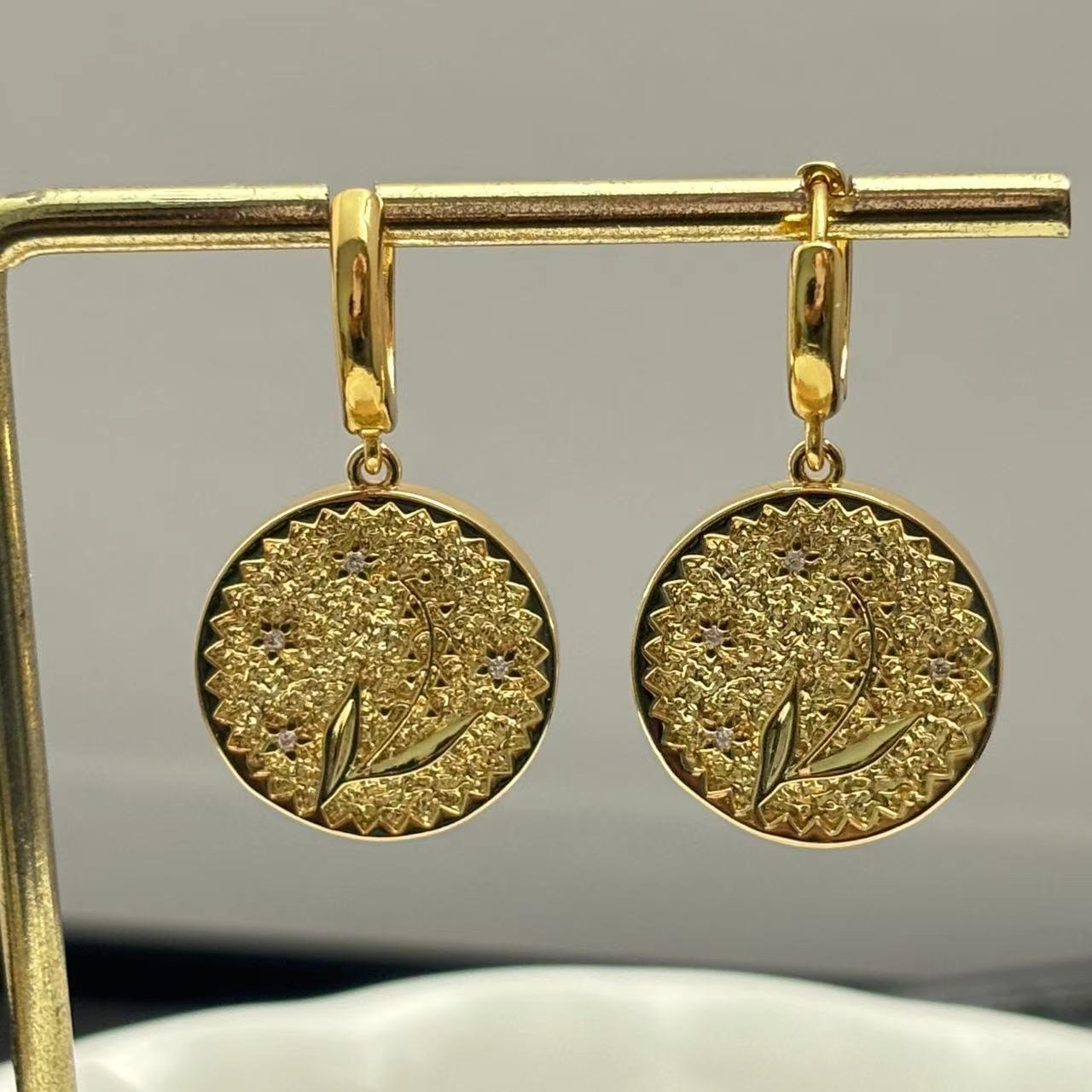 

Элегантные серьги с розовым цирконием: Роскошь в винтажном стиле для женщин