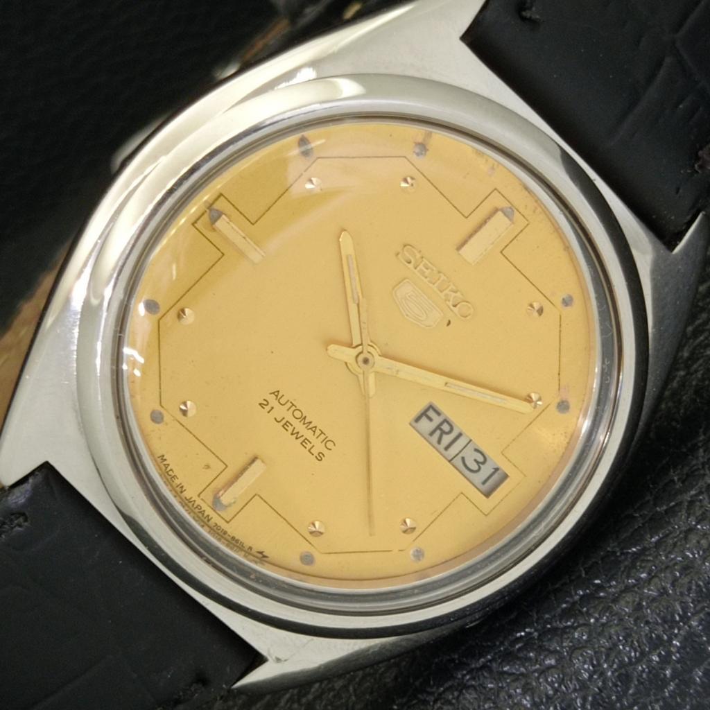 

USED MENS SEIKO 5 AUTOMATIC DAY/DATE 7019A JAPAN ORIGINAL DIAL WATCH a427880-2 R1054-a427880