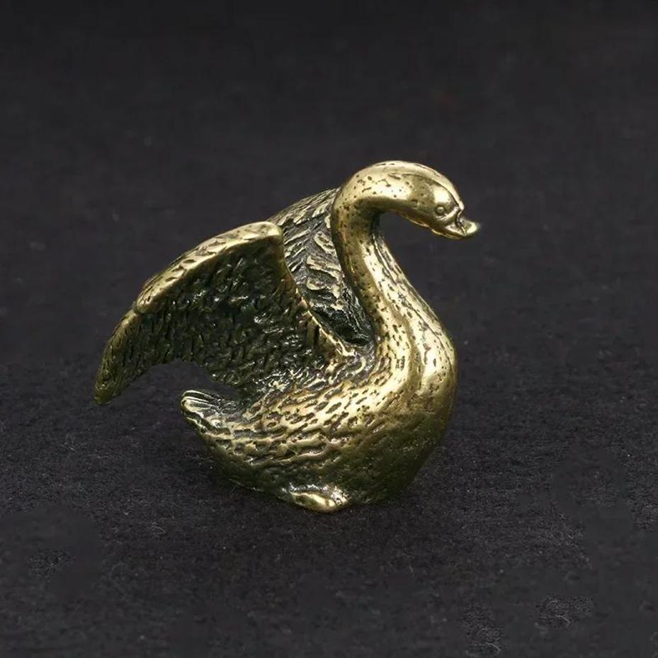 Creative Small Home Decor Solid Brass Swan Small Statue Vintage Antique Animal Figurines Office Desktop Ornament Tea Crafts