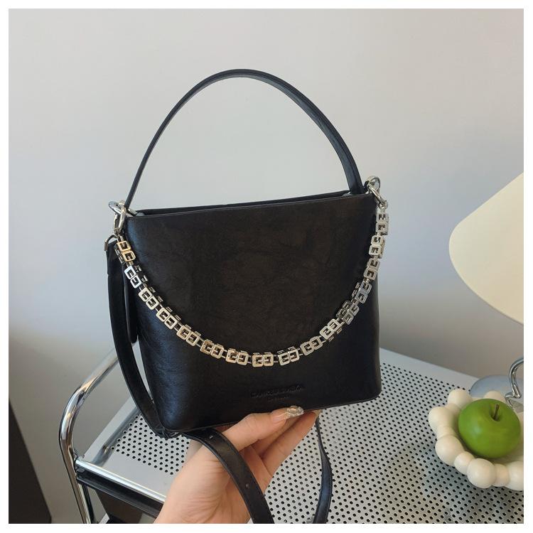 

Niche retro versatile soft leather bucket bag 2024 new chain shoulder bag high-end portable messenger bag чёрный