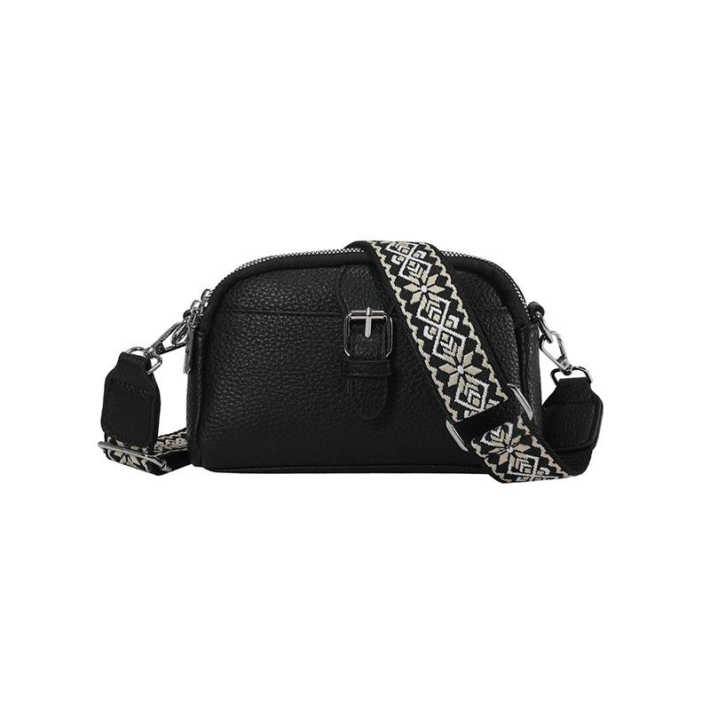 Módní jaro 2025 Všestranná malá taška pro dojíždění Dámská jednobarevná Prémiová texturovaná dámská taška přes rameno Sedlová taška na jedno rameno