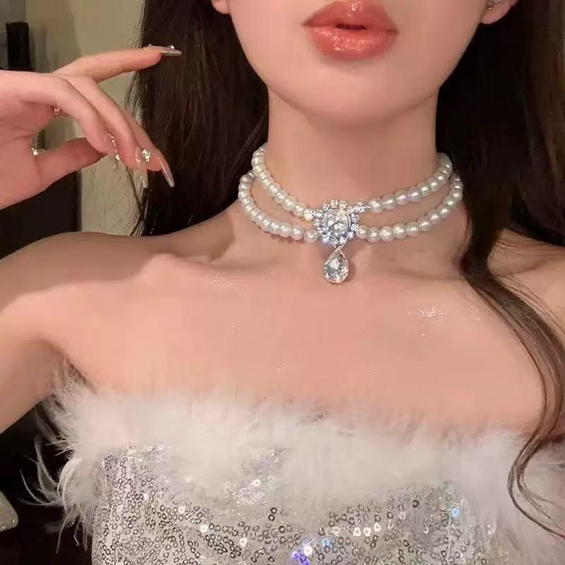 Glänzende Diamant-Schmetterling-Perlenkette: Damen Retro Würziges Mädchen Luxus Schlüsselbein Kette