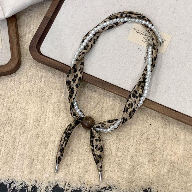 

and American Leopard Print Silk Scarf Winding Pearl Necklace High Sense Choker Necklace Autumn and Winter Temperament Sweater Chain Accessories Women Brown
