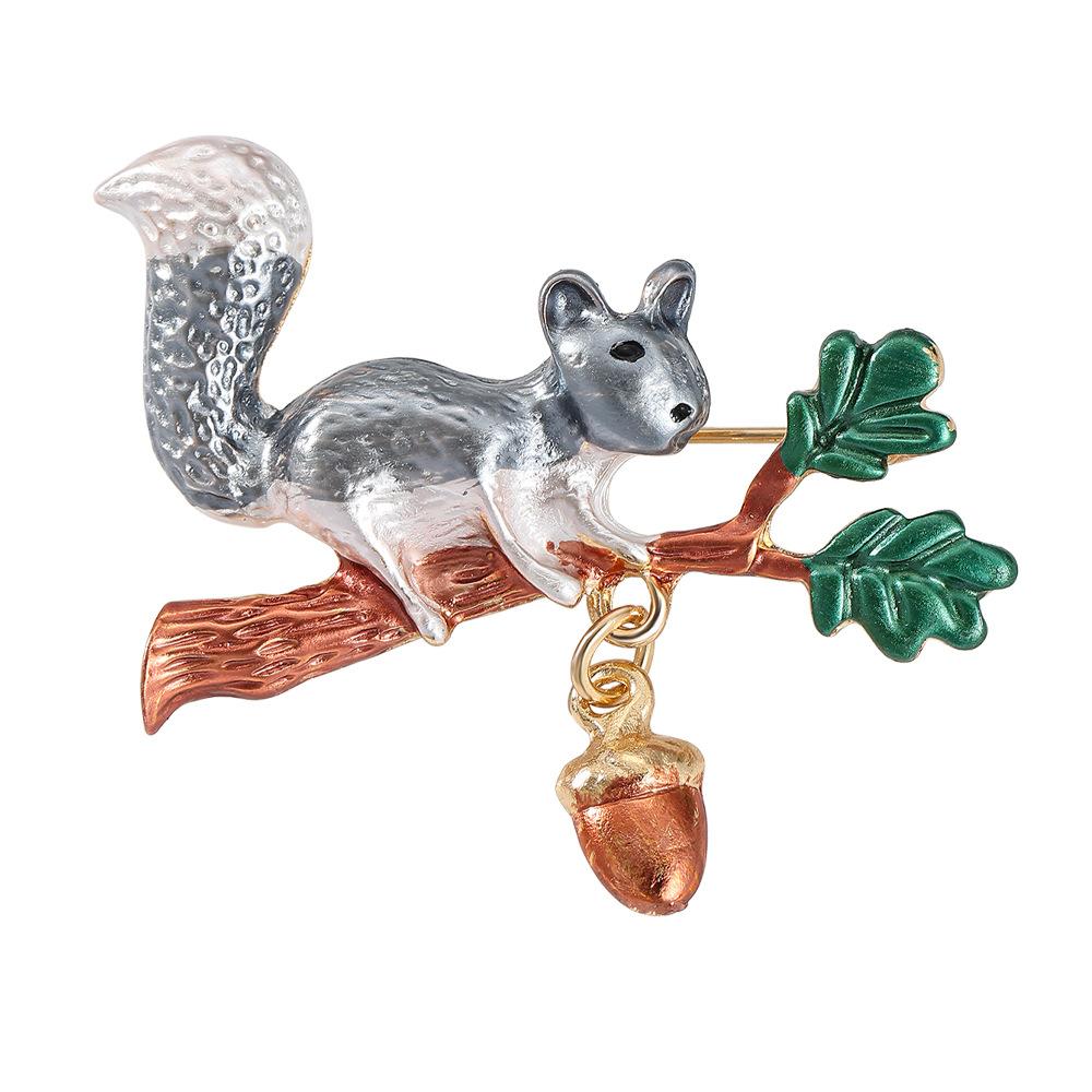 

Fashion cute animal squirrel brooch temperament versatile female high-end exquisite design corsage pin clothes accessories