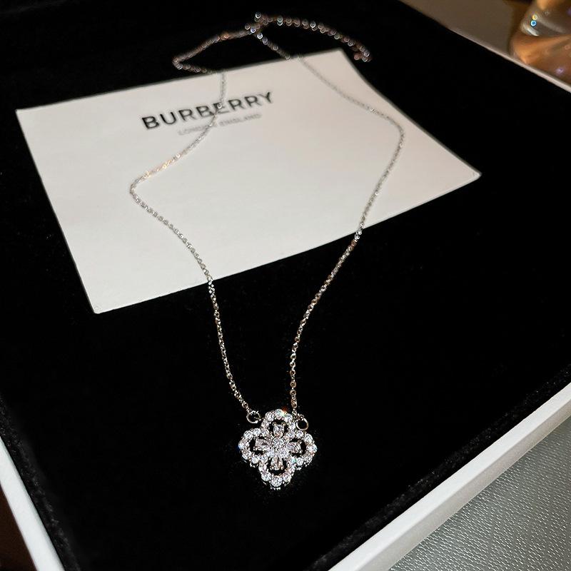 Zircon flower necklace design wind collarbone chain neck chain necklace necklace jewelry women