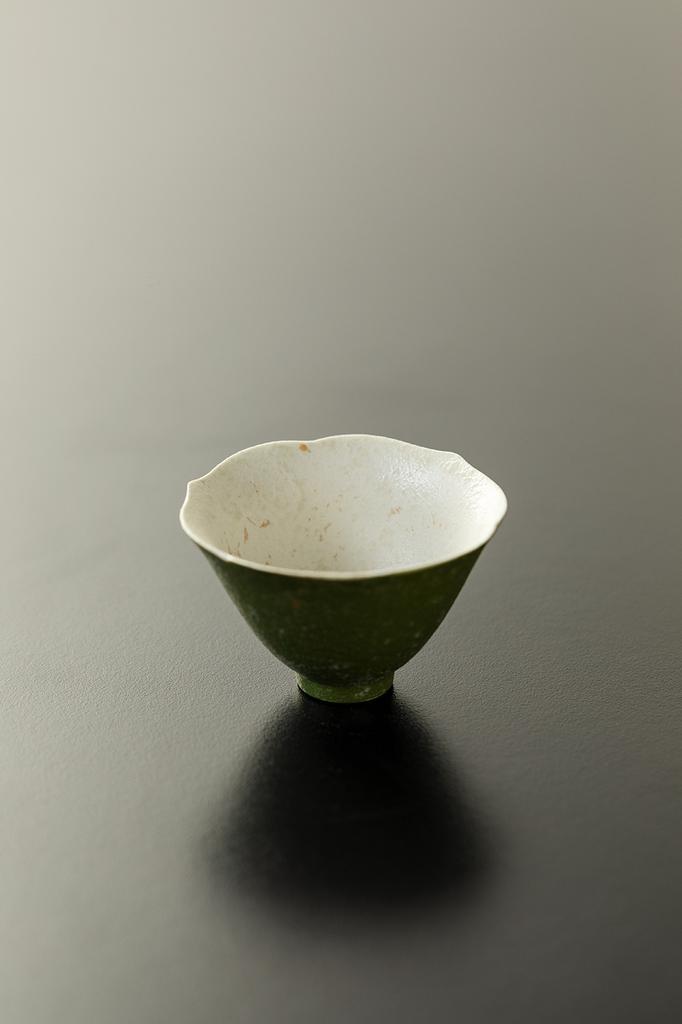Retro small green orange ceramic teacup Kung Fu tea set tea cup flower mouth teacup single cup hat cup incense cup