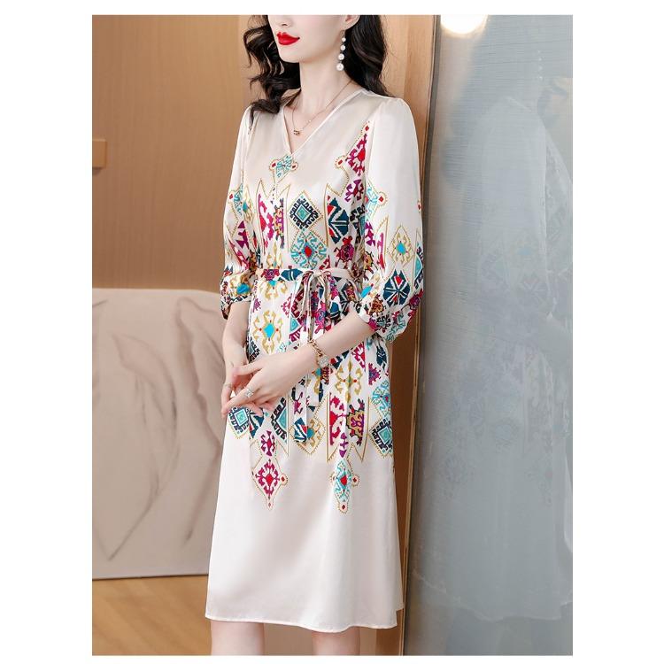 Elegant and Chic French Floral Dress for Women - Perfect for Vacation and High-end Occasions