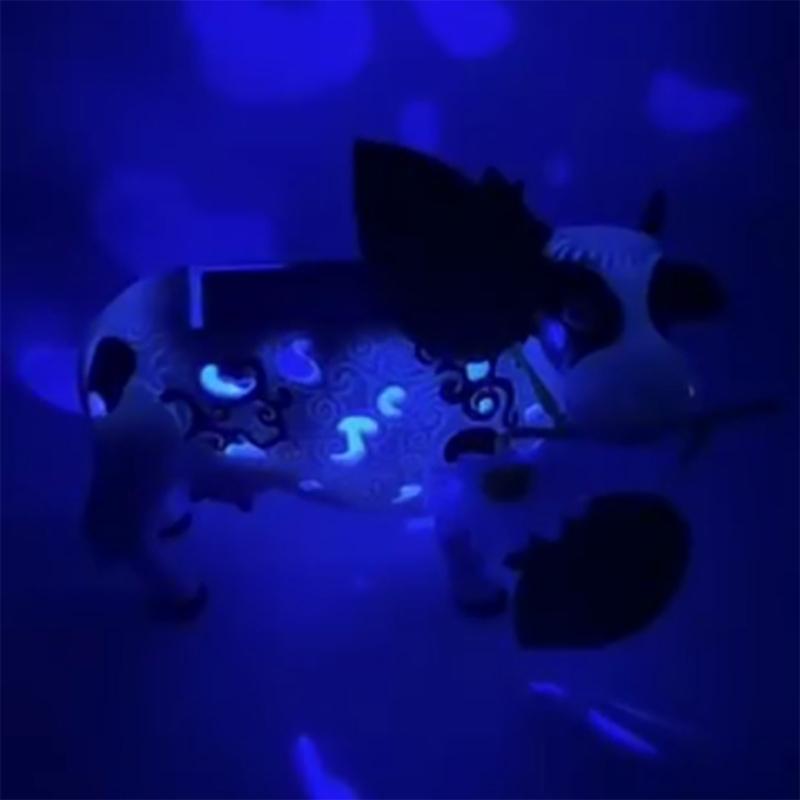 Solar Garden Lights Resin Cow LED Solar Light Color Changing Light Cow Solar Light Solar Outdoor Lights Yard Decoration