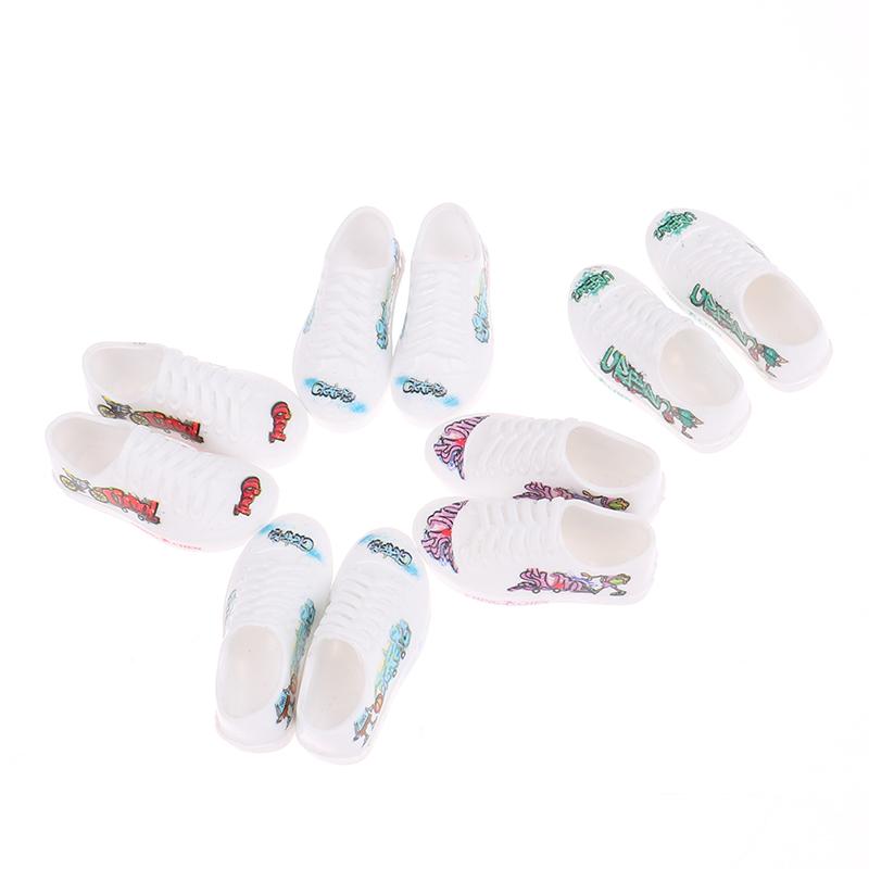 Finger Toy Shoes Mini Skateboard Shoes Sports Shoes Finger Scooter Kids Toy Gifts