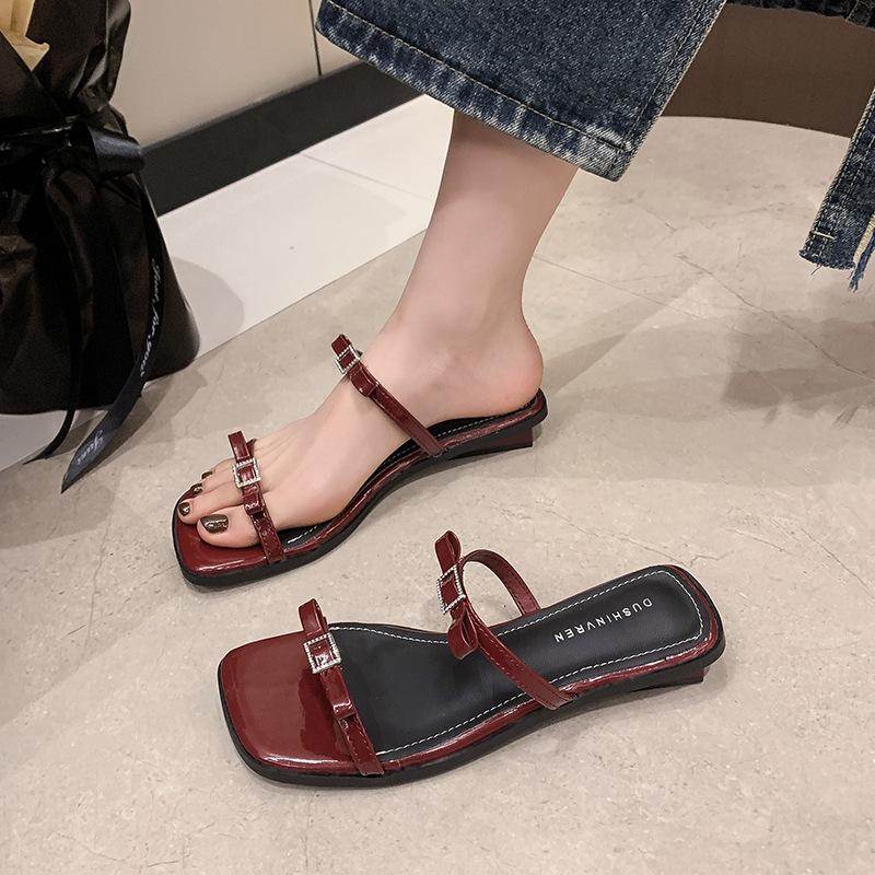 Bow High-end One-word Slippers Female 2025 Summer New French Temperament Low-heeled Fairy Wind Outside Sandals