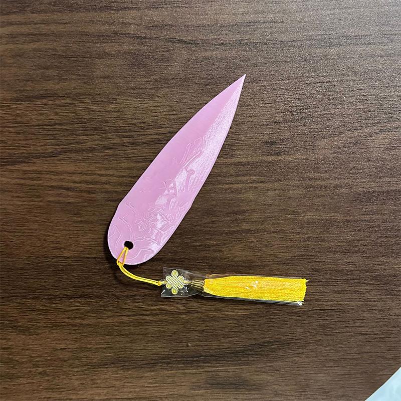 Cartoon K-Pop Demon Hunter Zoey Role-Playing Props Plastic Accessories Handmade Halloween Decoration Pendant Party Gifts