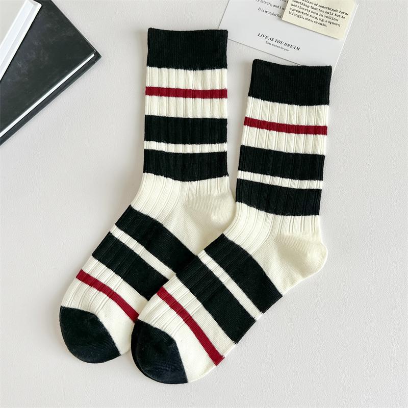 Fashion Socks For Women New Autumn Casual Breathable Striped Socks Mixed-Color Embroidery Girls Crew Socks High Quality Trends