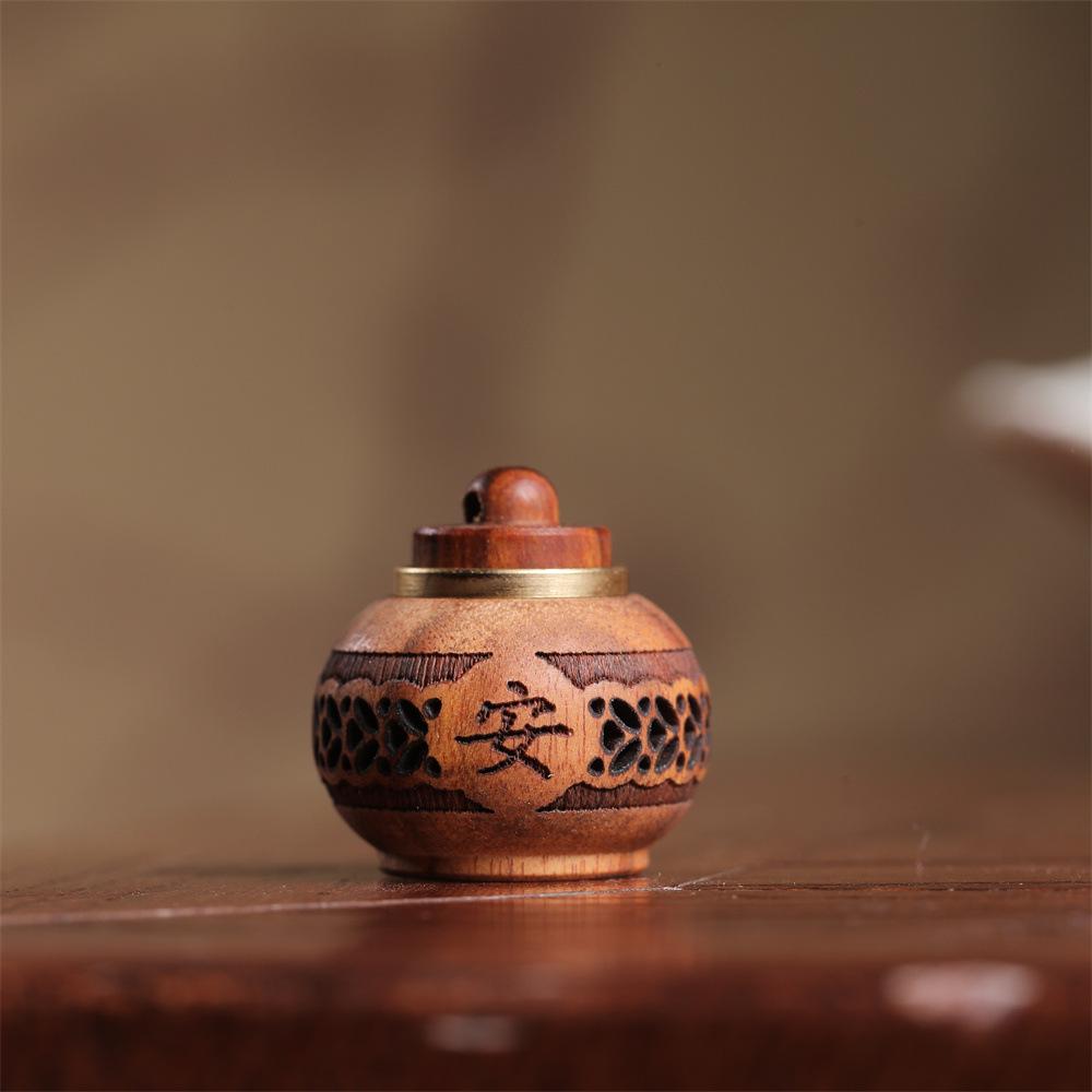 Handgefertigter Holz-Aromatherapie-Diffusor-Anhänger - Wählen Sie aus Kürbis-, Pagoden-, Vasen-, Laternen-, Trommel-Designs | Ätherisches Öl-Duftsäckchen für DIY-Schlüsselanhänger