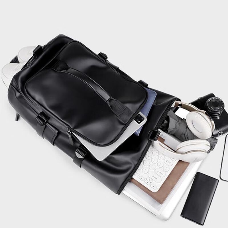 Men's Large Capacity Sports & Travel Backpack