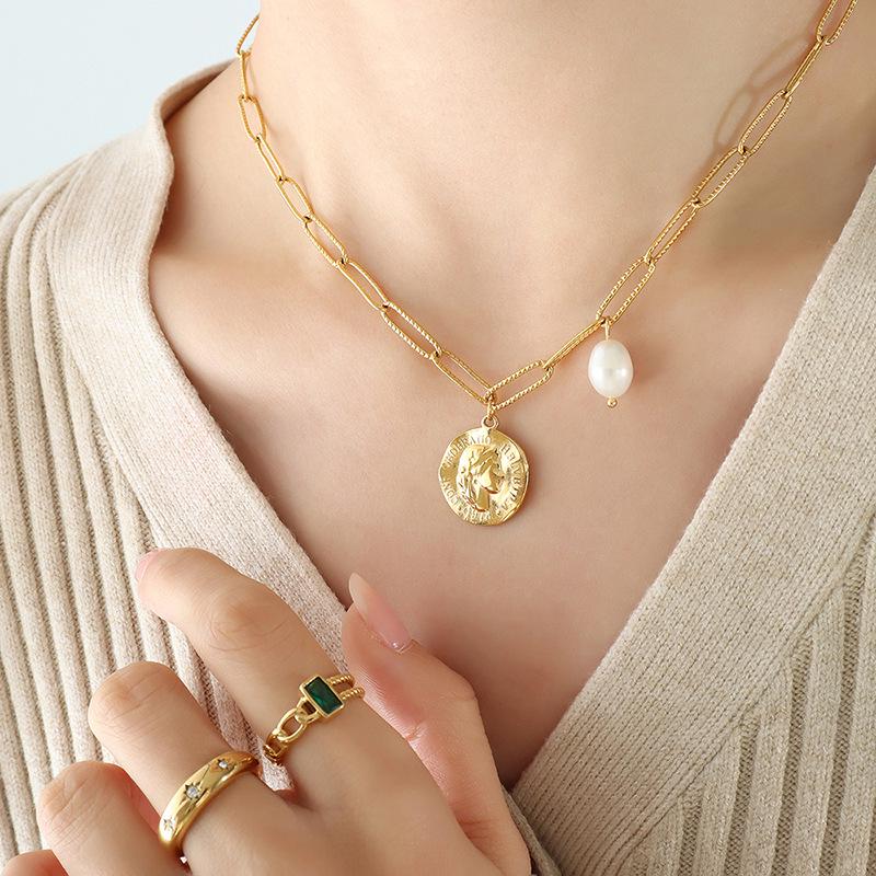 Autumn/Winter Hip Hop Portrait Pendant Freshwater Pearl Necklace