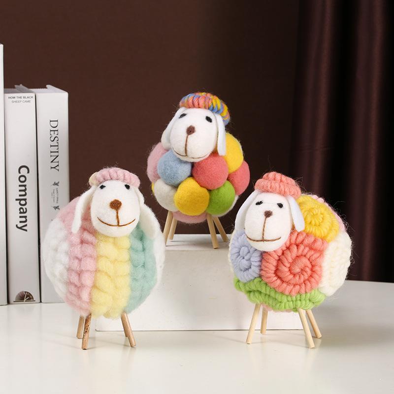 Colorful Sheep Figurines for The Living Room TV Cabinet, Cartoon Heart-shaped Sheep Small Figurine, Children's Room Decoration Item
