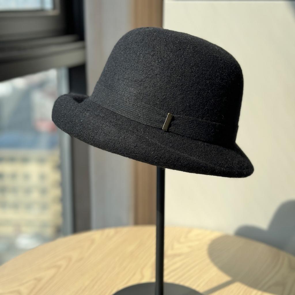 Haut-de-forme en laine pour femmes, rétro français, petit écusson en fer, chapeau de pêcheur, élégant et noble, chapeau de style doré, hiver