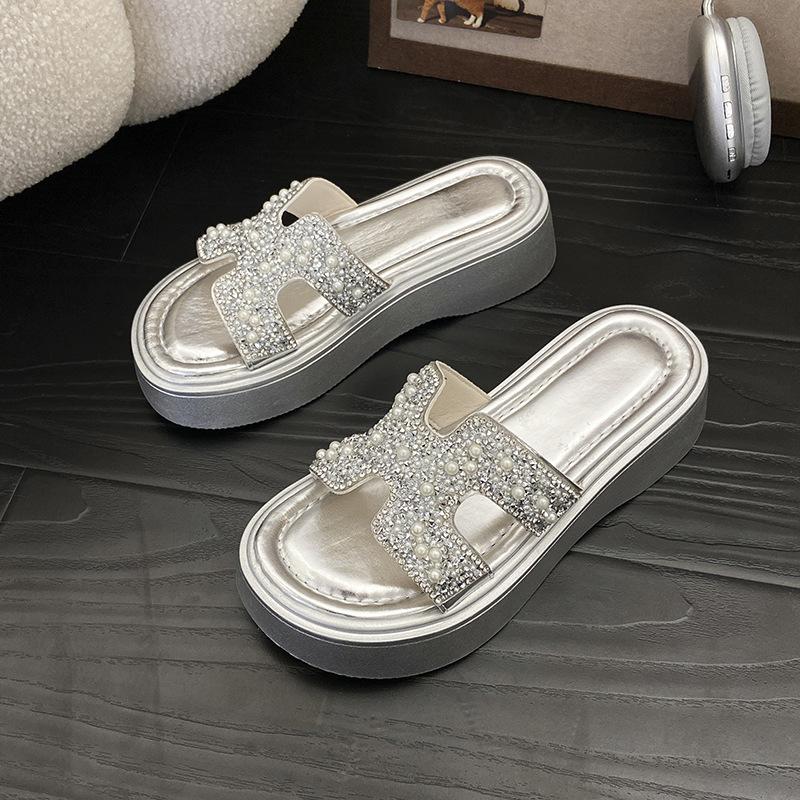 

Красивые шлепанцы с блестками, женские, летние 2025, новый сказочный стиль, на толстой подошве, с юбкой, пляжные, однополосные 35 серебряный