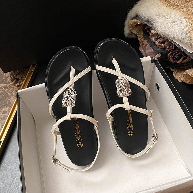 French round head open-toed strap Roman shoes thin strap low-heeled sandals women's summer 2025 new vacation beach shoes