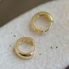 Huitan Kleine Kreis Ohrringe mit Runden Zirkonia Gold Farbe Hoop Ohrringe Modische Frauen Zubehör Heißer Verkauf Schmuck