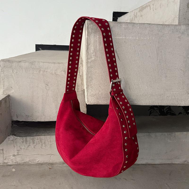 Роскошная сумка через плечо с ремешком-цепочкой и заклепками, сумка-облако с полыми заклепками для женщин, сумка на зиму из искусственной замши, сумка-кроссбоди, сумка-шоппер