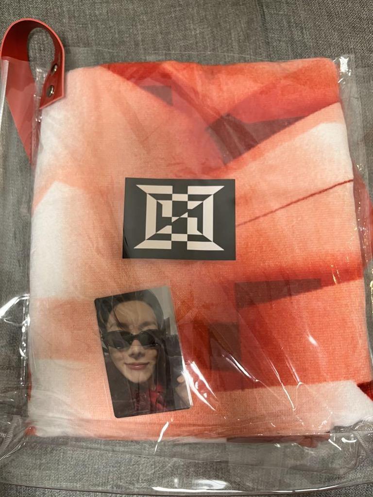 [USED] J-HOPE bonus towel and ARMY bomb cover set (2 pieces)