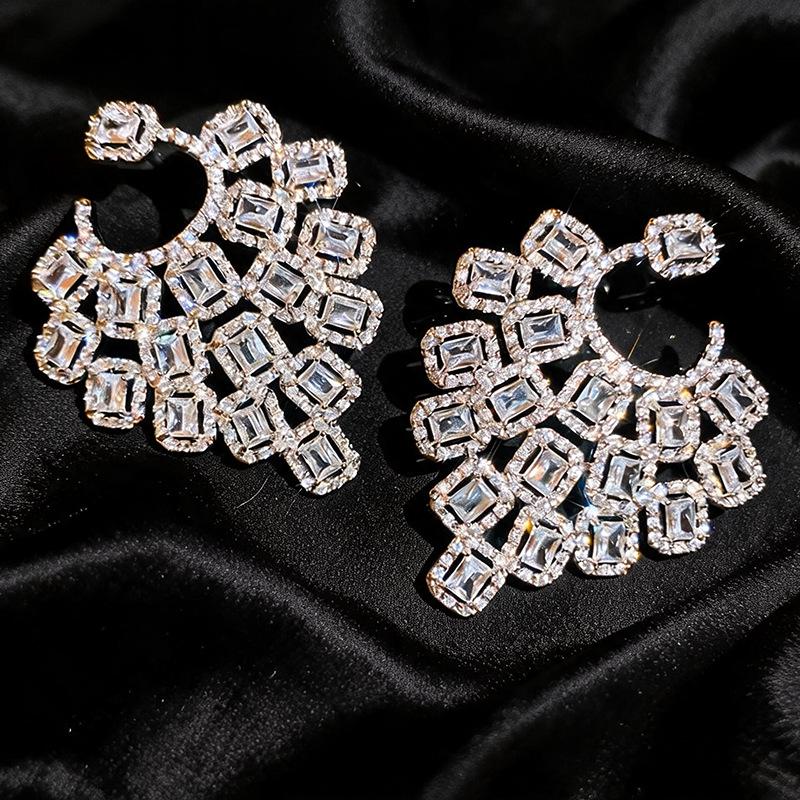 Silver Needle Luxury Zircon Square Stud Earrings - Elegant & Fashionable Design for Women