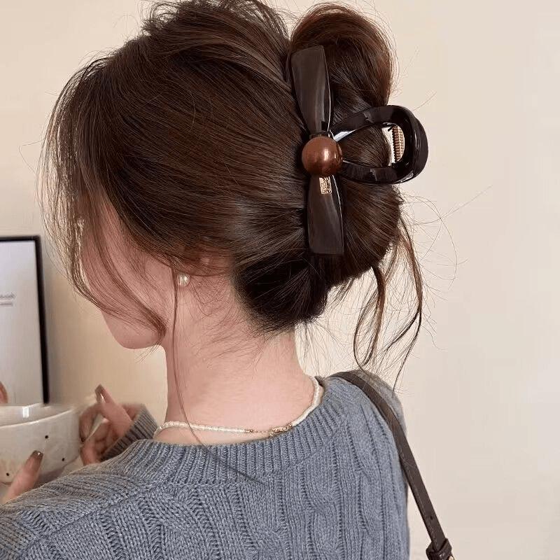 Elegant Round Bead Claw Hair Clip for Women - Exquisite High-End Shark Clip for Simple Updos