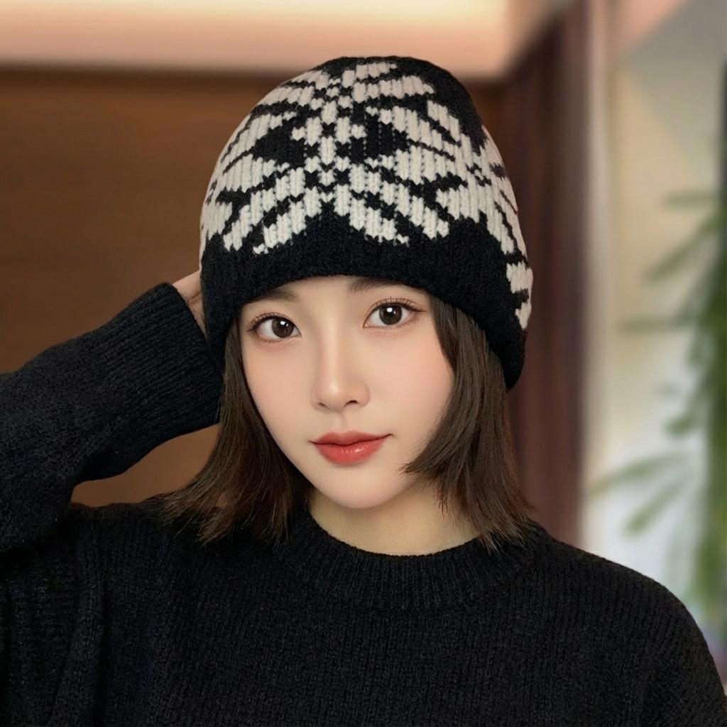 

2025 season knitted headgear women s versatile fashion warm cold hat cold and windproof wool hat head circumference 53-59cm чорний
