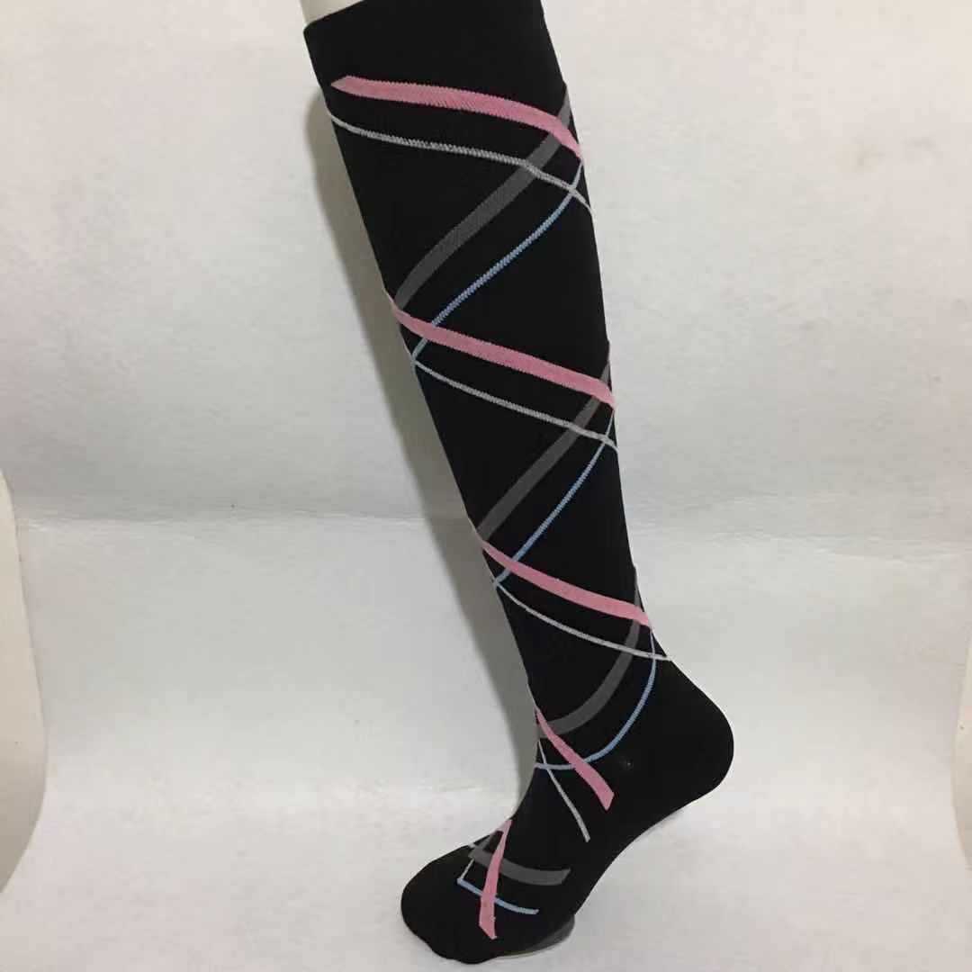 

Shaping Football Socks Color Matching Long Tube Running Sports Compression Socks Red, White And Gray Spiral Pattern S/M чёрный