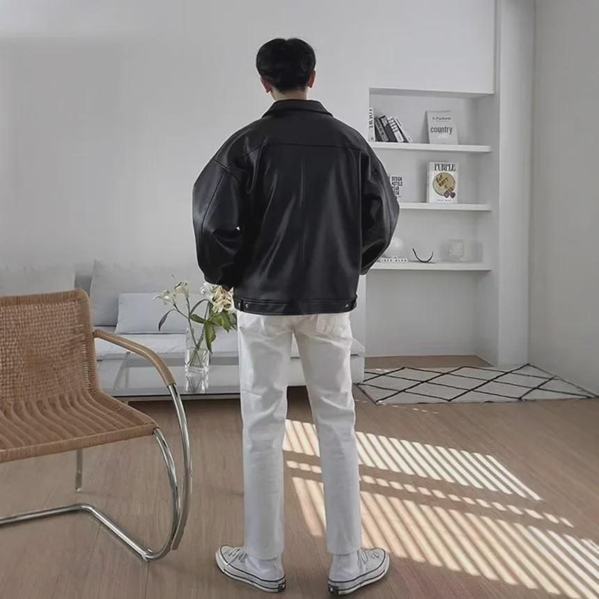 "Geacă Elegantă de Toamnă pentru Bărbați din Piele PU": Stil casual de baseball inspirat de cel coreean, până la stilul motociclistului"