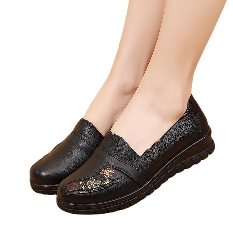 The New Type of Soft-soled, Lightweight, Comfortable for Women and Middle-aged and Elderly Flat Single Shoes