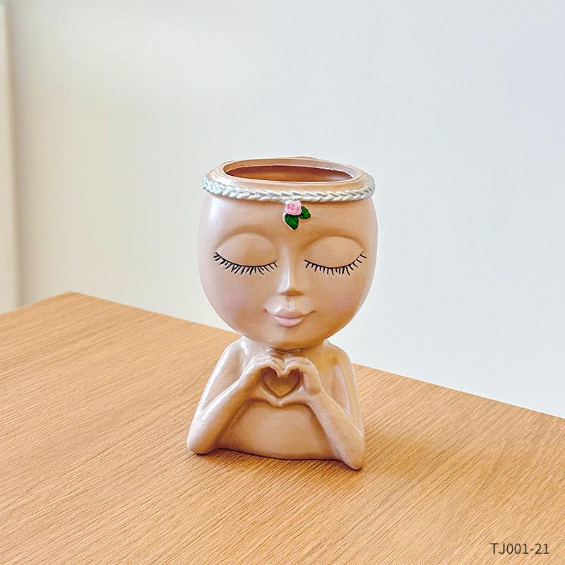 

Simple and Caring Little Girl Pen Holder, Student Living Room, Office Desk, Books, Desktop, High-end Storage Decoration, Ornament