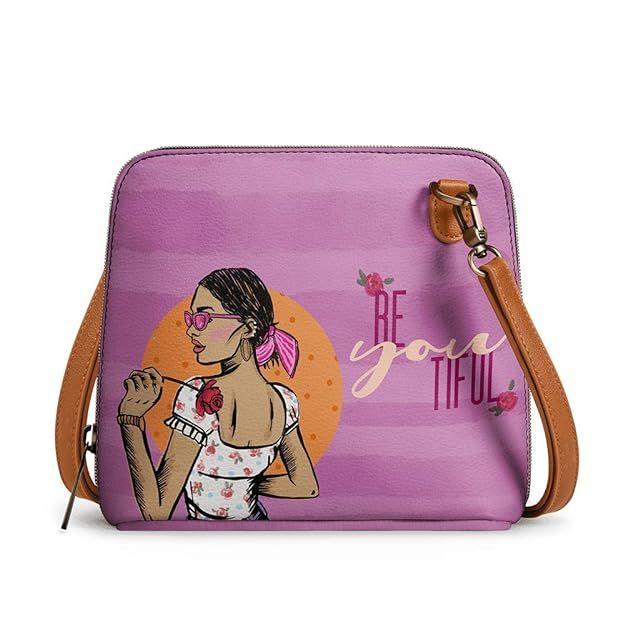 Trapeze Sling Crossbody kabelka pro dívky a ženy | Vyrobeno z odolného materiálu veganské kůže | Pečlivě ručně vyráběné | Zavírání na zip