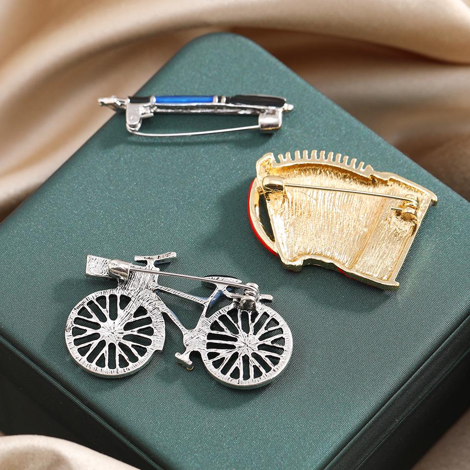 Nostalgic Retro Bicycle Brooch Set: Three-Piece Coat Pin Corsage Accessories