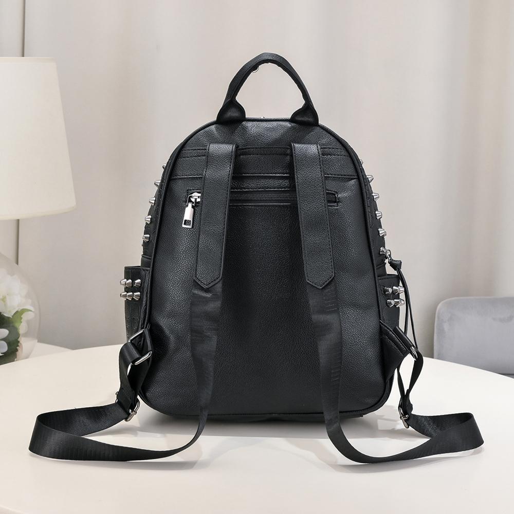 Jierotyx Goth Lebka Reliéfní batoh pro ženy Halloween zdobený zdobený denní batoh Punkový styl PU kožená taška Módní nýt Travel