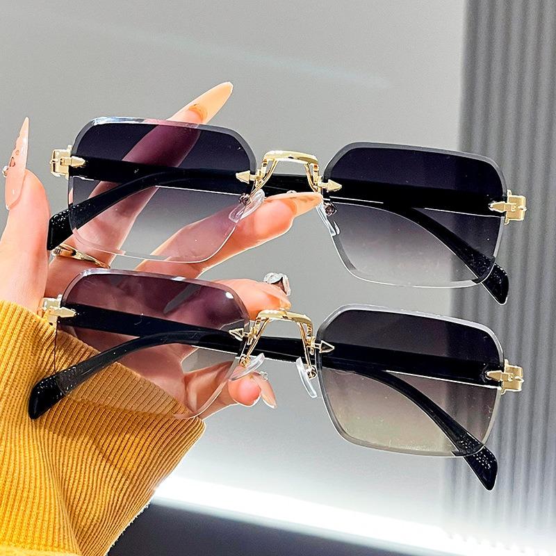 

2PCS New Square Frameless Cut Edge Sunglasses for Men and Women Gradient Color Sun Protection Sunglasses